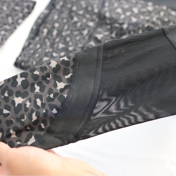 Fabletics Leopard Workout Set - Picture 6 of 6